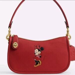 Disney x Coach Collabo Swinger Bag / Minnie Mouse Bright Cardinal